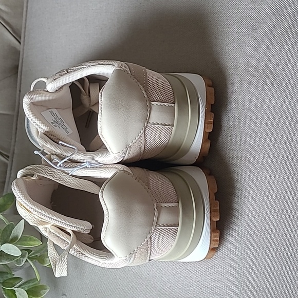 Rachel Zoe women sneakers shoes size 7.5 - Picture 3 of 5